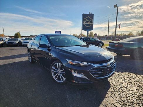 Used 2021 Chevrolet Malibu LT FWD image 1
