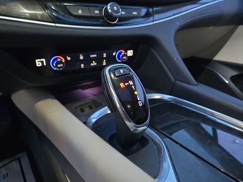 Used 2019 Buick Enclave Essence image 25