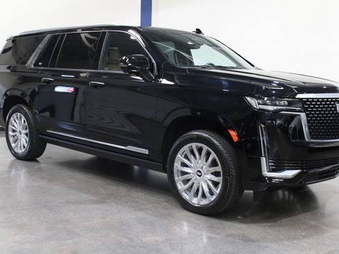 Used 2023 Cadillac Escalade ESV Premium Luxury w/ Performance Package AWD/4WD image 2