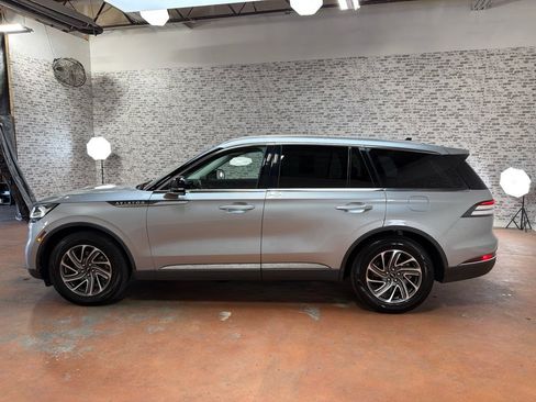 Used 2022 Lincoln Aviator 2WD image 4