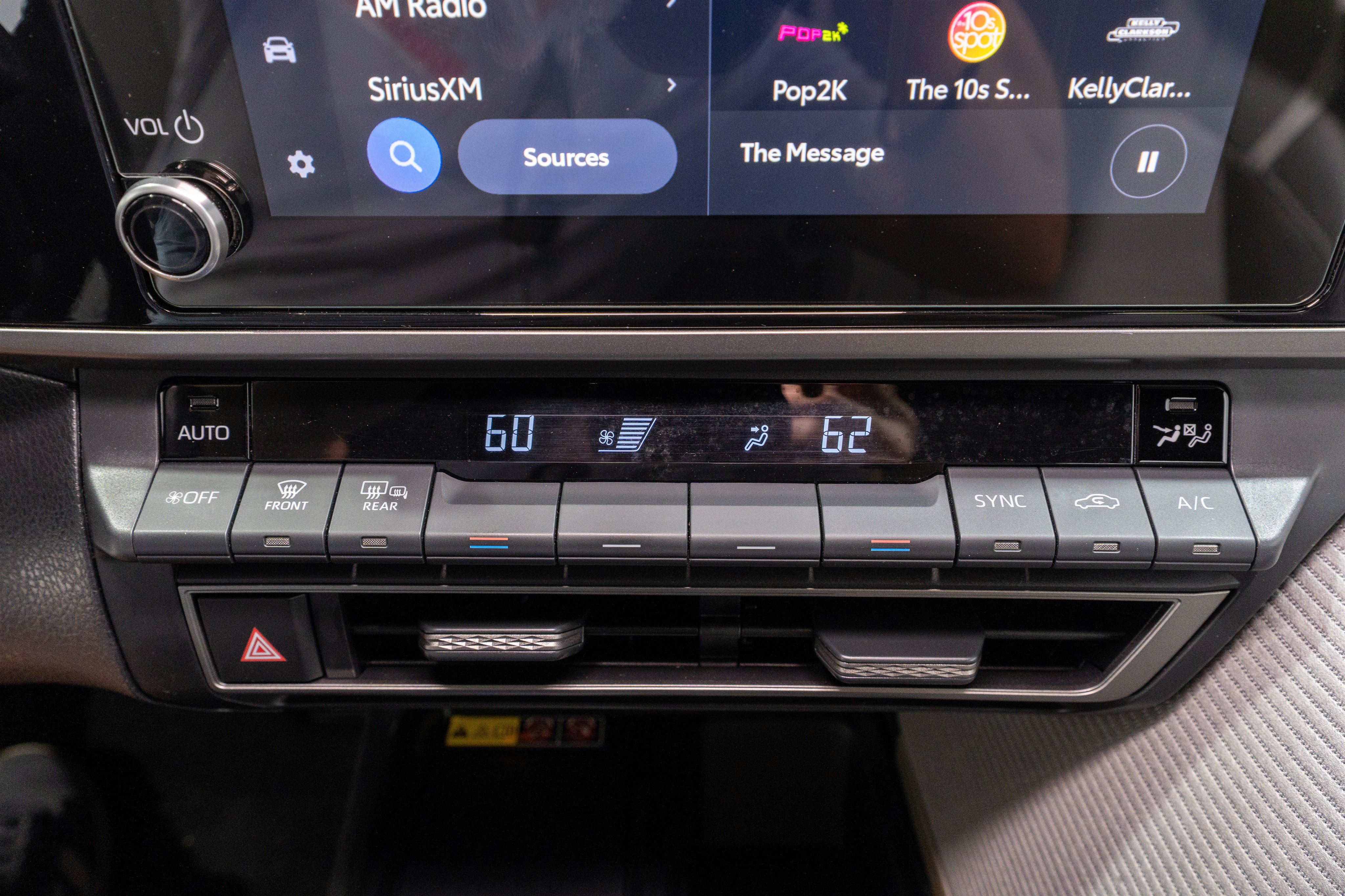 Used 2025 Toyota Camry SE FWD image 18