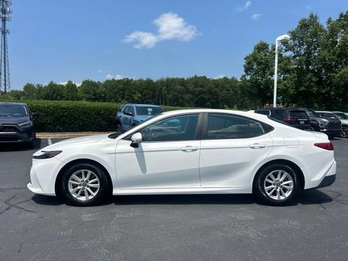 Used 2025 Toyota Camry LE FWD image 10