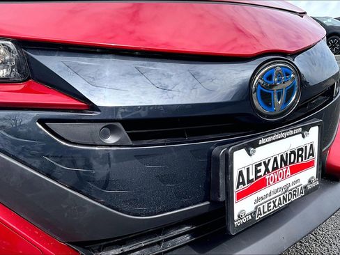 Used 2017 Toyota Prius Prime Advanced image 28