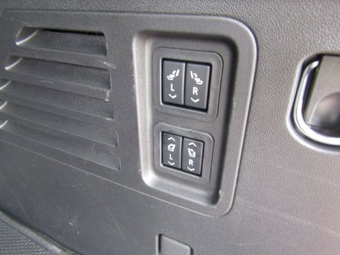 Used 2025 Buick Enclave Avenir w/ Super Cruise Package image 42