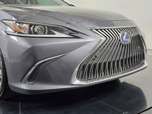 Used 2020 Lexus ES 300h w/ Premium Package FWD image 8