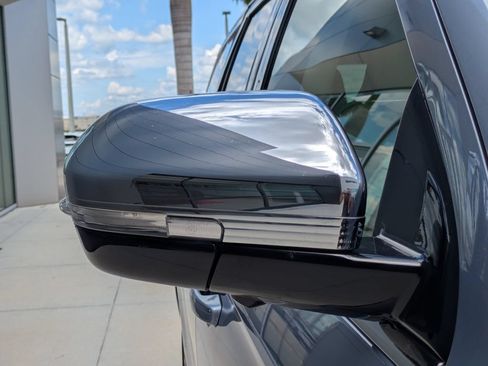 Used 2024 Lincoln Navigator Black Label AWD/4WD image 12