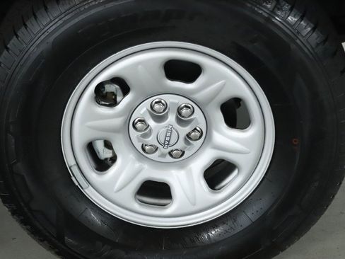 Used 2024 Nissan Frontier S w/ S Utility Package image 10