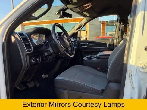 Used 2024 RAM 3500 Big Horn image 27