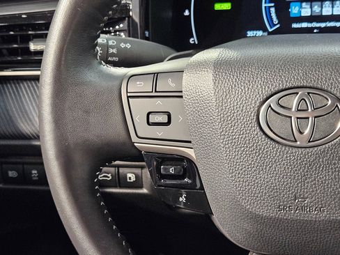 Used 2025 Toyota Camry SE FWD image 27