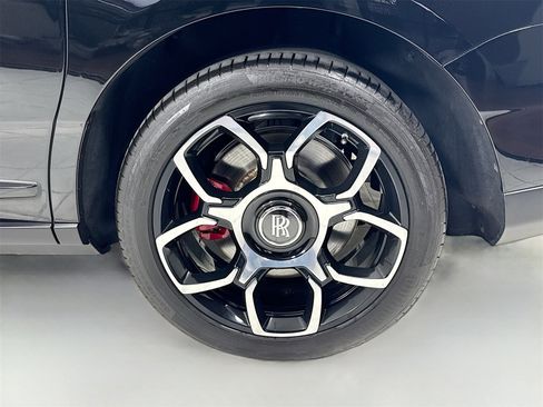 Certified 2022 Rolls-Royce Cullinan Black Badge w/ Dark Exterior Package image 10