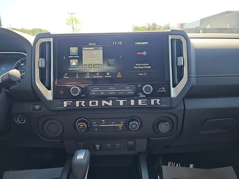 Used 2025 Nissan Frontier SV image 20