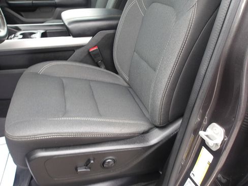 Used 2023 RAM 1500 Big Horn AWD/4WD image 12