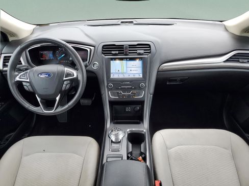 Certified 2019 Ford Fusion SE w/ Equipment Group 151A image 10