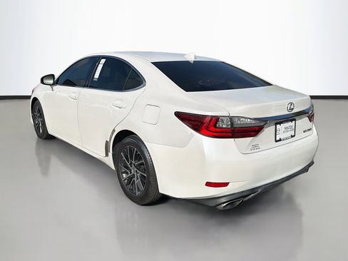 Used 2016 Lexus ES 350 350 w/ Luxury Package w/Wood Trim image 5