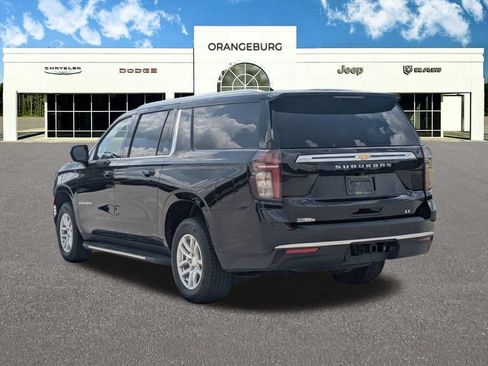 Used 2023 Chevrolet Suburban LT RWD image 5
