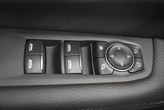 Used 2026 GMC Yukon Denali w/ Sun & Power Step Package AWD/4WD image 21
