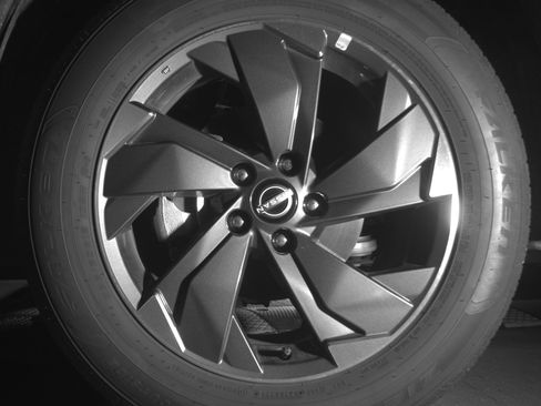 Used 2025 Nissan Rogue SV FWD image 12