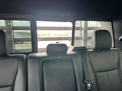 Used 2022 Ford F550 4x4 Crew Cab Super Duty w/ Lariat Value Package image 18