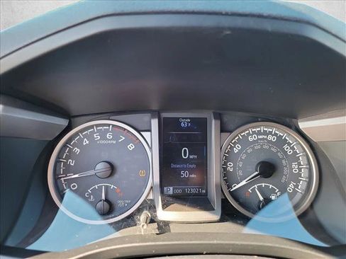 Used 2017 Toyota Tacoma SR5 w/ Tow Package image 19