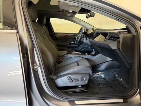 Used 2025 Audi A6 e-tron Premium Plus w/ Premium Plus RWD image 25