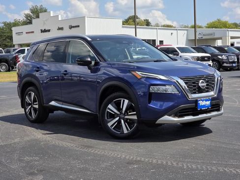 Used 2022 Nissan Rogue Platinum w/ Head-Up Display Package AWD/4WD image 2