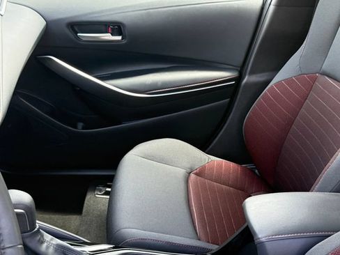 Used 2025 Toyota Corolla SE FWD image 12