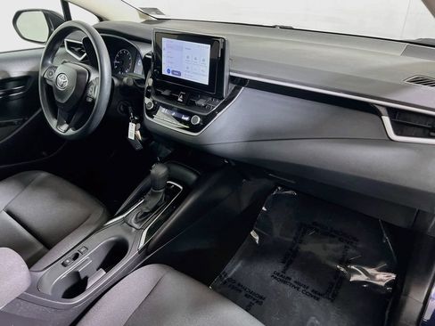 Used 2025 Toyota Corolla LE FWD image 24
