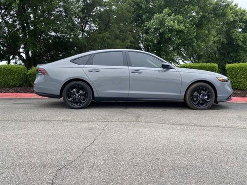 Used 2025 Honda Accord SE image 2