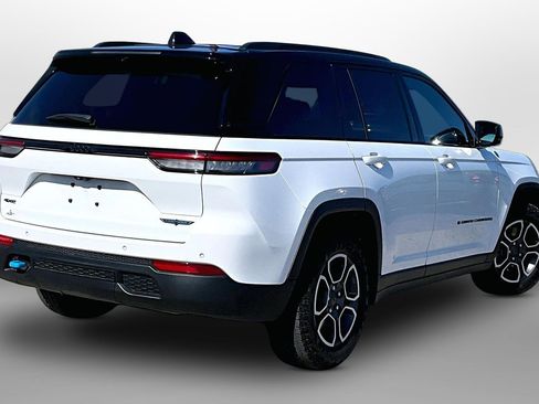Used 2022 Jeep Grand Cherokee Trailhawk w/ Advanced Protech Group II AWD/4WD image 11