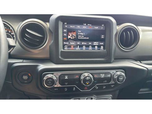 Used 2018 Jeep Wrangler Unlimited Sport S AWD/4WD image 15