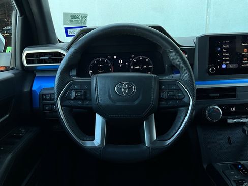Used 2025 Toyota Tacoma TRD Off-Road image 32