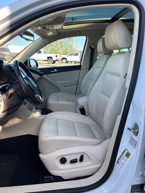 Used 2017 Volkswagen Tiguan Wolfsburg Edition FWD image 30