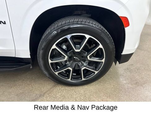 Used 2021 Chevrolet Suburban RST w/ Luxury Package AWD/4WD image 16