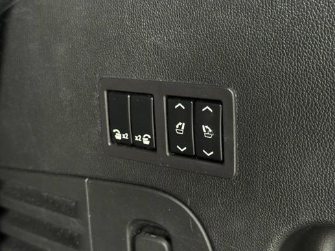 Used 2019 GMC Yukon SLT AWD/4WD image 8