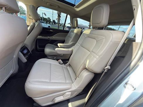 Used 2023 Lincoln Aviator Reserve w/ Equipment Group 201A RWD image 12