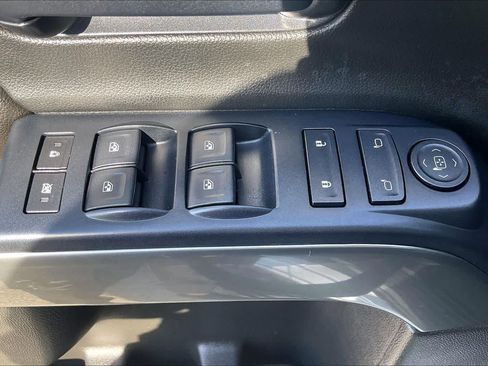 Used 2018 Chevrolet Silverado 1500 LT w/ LT Eassist Package image 29