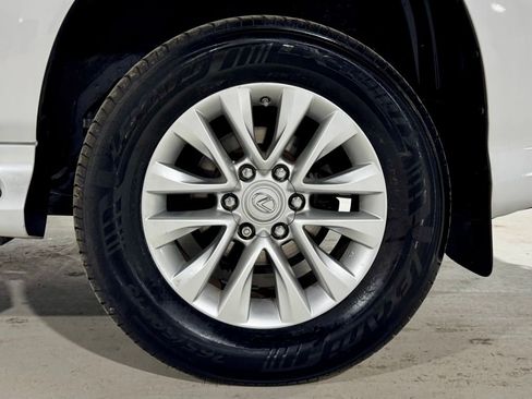 Used 2014 Lexus GX 460 image 34