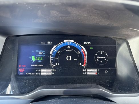 Used 2024 Toyota Tundra Platinum AWD/4WD image 18