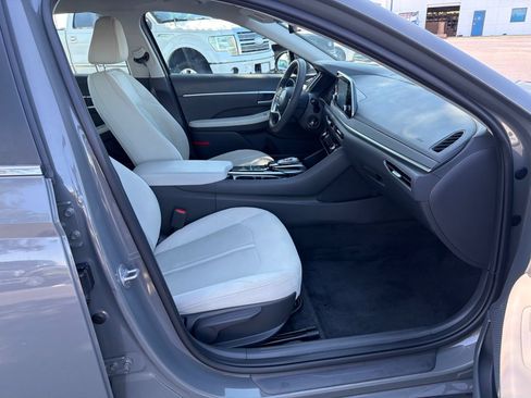 Used 2023 Hyundai Sonata SE FWD image 6