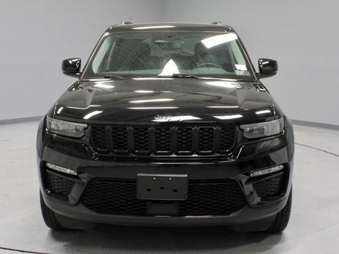Used 2023 Jeep Grand Cherokee Limited w/ Black Appearance Package AWD/4WD image 5