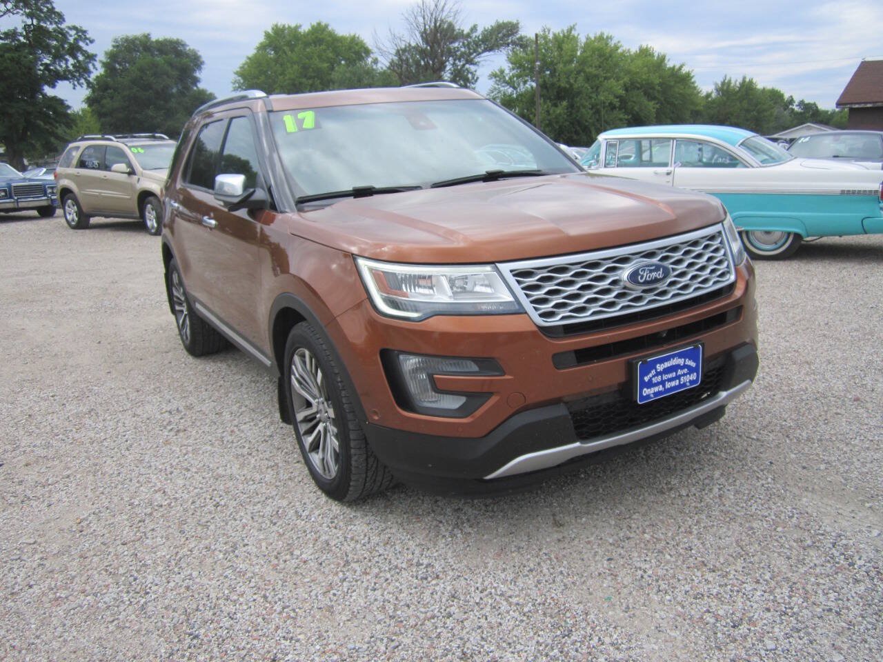 Used 2017 Ford Explorer Platinum AWD/4WD image 3