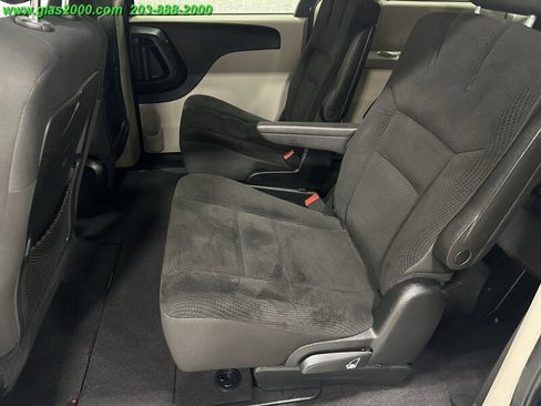 Used 2018 Dodge Grand Caravan SE w/ UConnect Hands-Free Group image 24