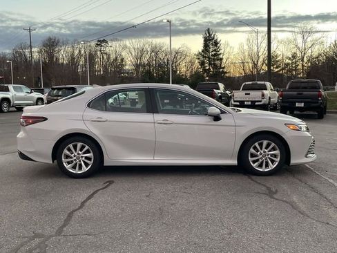 Used 2023 Toyota Camry LE image 6