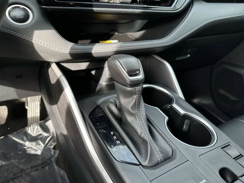 Used 2024 Toyota Highlander LE image 17