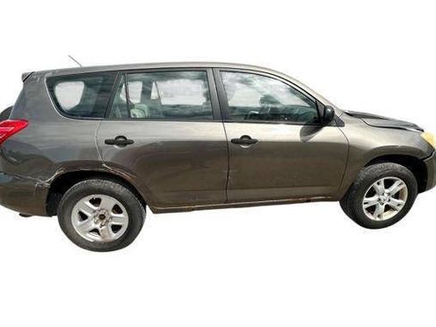 Used 2010 Toyota RAV4 4WD image 7