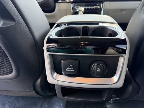 Certified 2024 Kia Carnival SX image 24