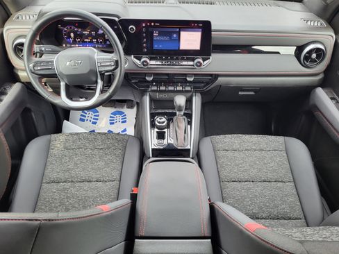 Used 2024 Chevrolet Colorado Z71 w/ Z71 Convenience Package 2 image 9