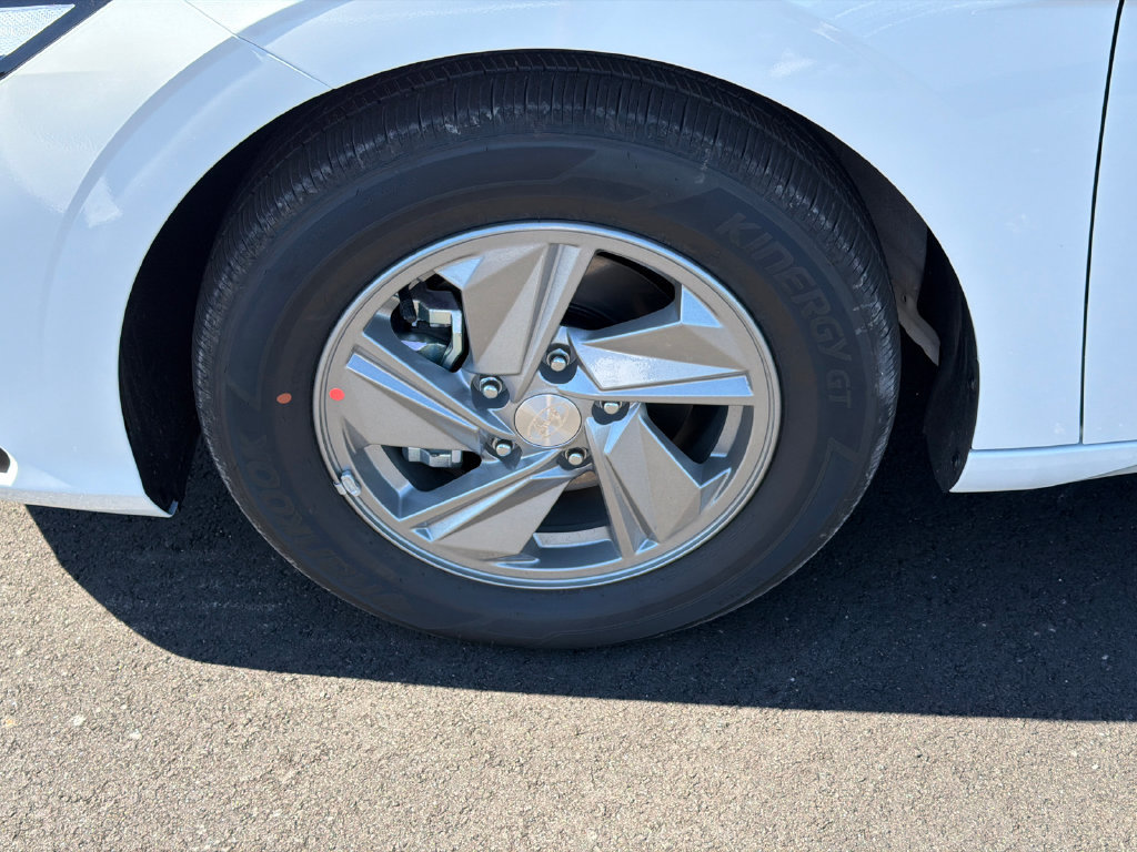 New 2026 Hyundai Elantra SE FWD image 12