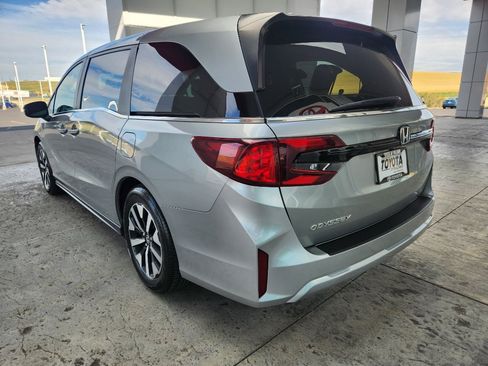 Used 2025 Honda Odyssey EX-L image 5