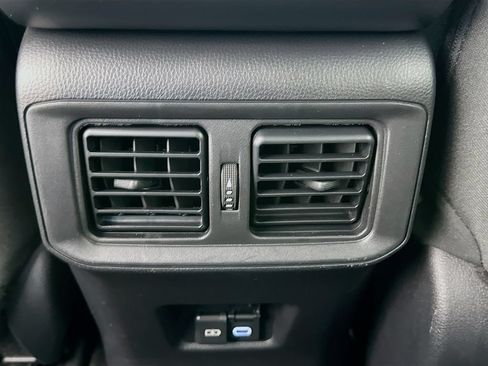 Certified 2025 Toyota RAV4 XLE FWD image 25